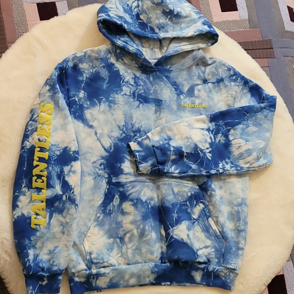 Talentless Blue White Tie Dye Cotton Graphic Logo Kangaroo Pocket Hoodie